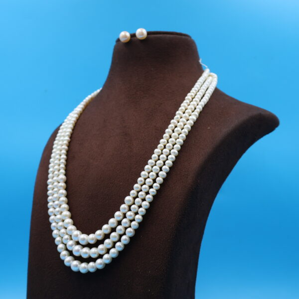 Alternative view of Three Layer Pearl Necklace
