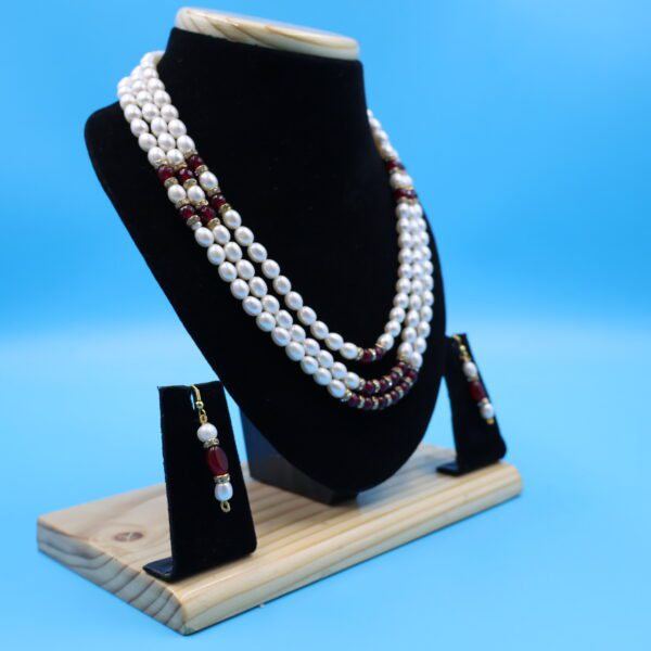 Alternative view of Red Stone Oval Pearl Necklace
