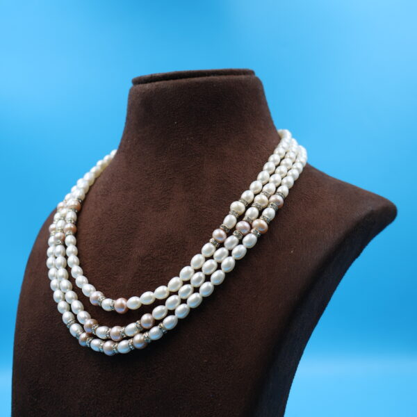 Alternative view of Three Layer Pearl necklace set