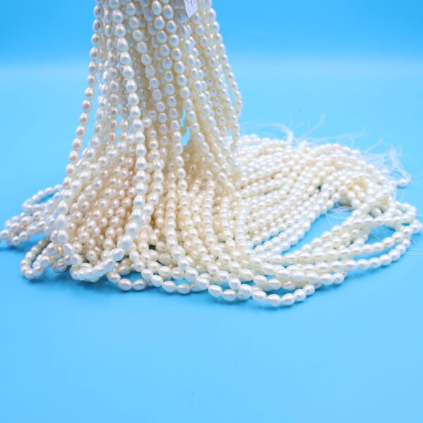 Alternative view of 5-6 mm Oval Loose Pearls