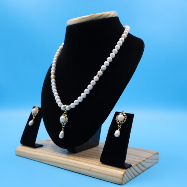 Alternative view of CZ pendant Round Pearl Necklace