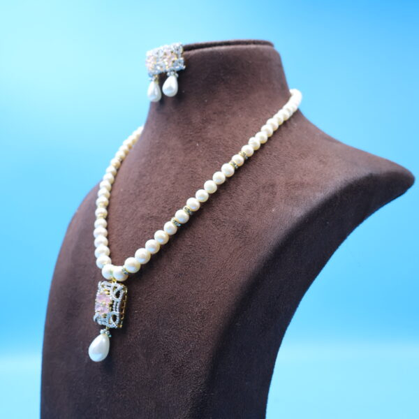 Alternative view of Pendant Pearl Necklace