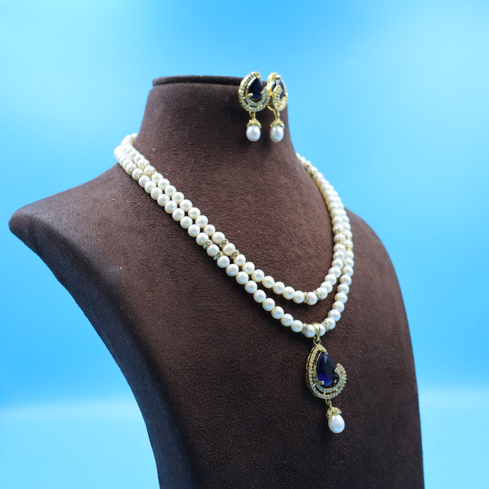 Blue Sapphire New design Pendant Pearl Necklace