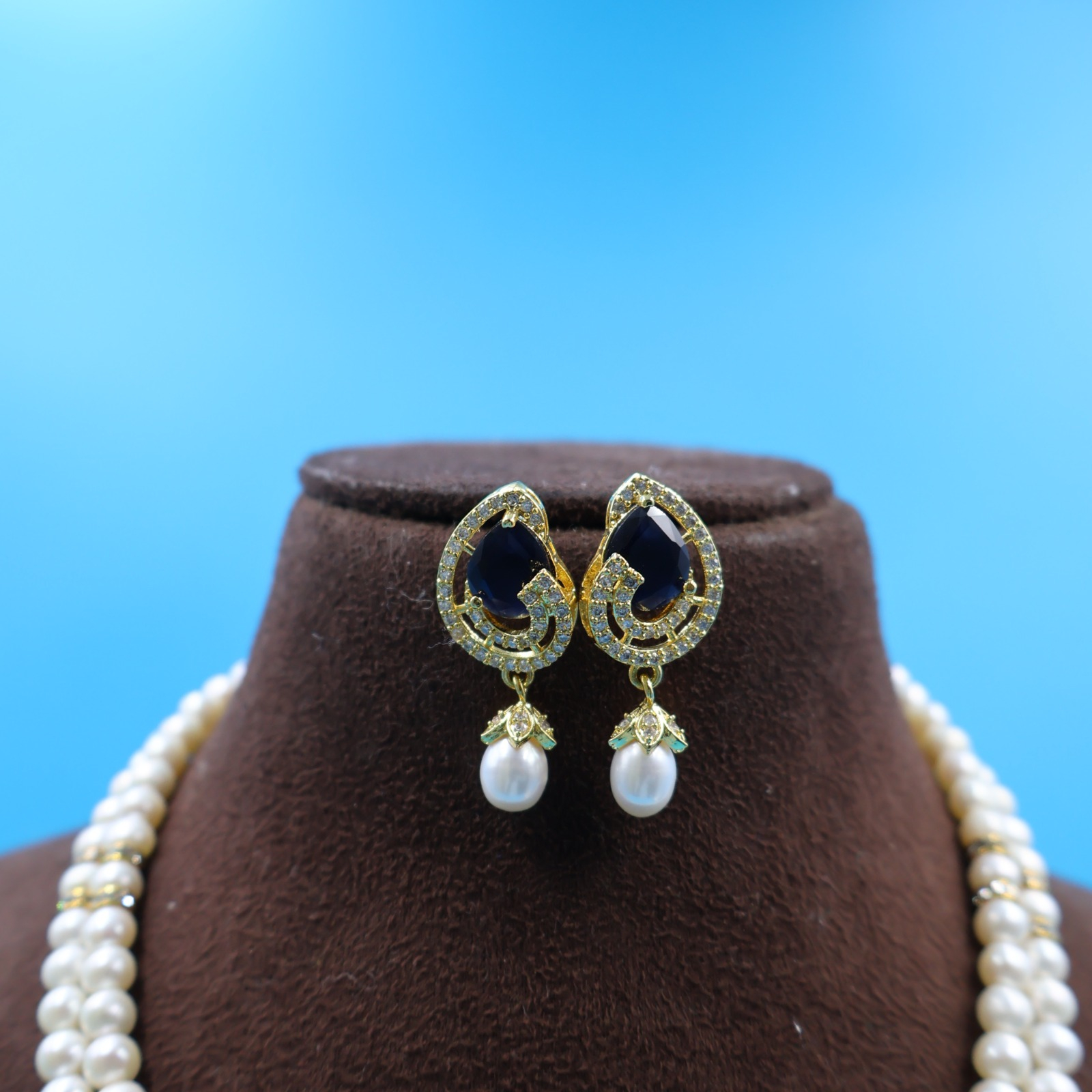 Blue Sapphire New design Pendant Pearl Necklace