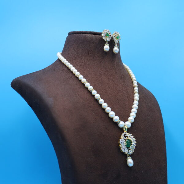Alternative view of Emerald White Pearl Necklace Set