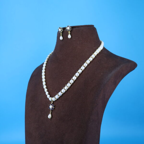 Alternative view of Pendant Button Real Pearl Necklace