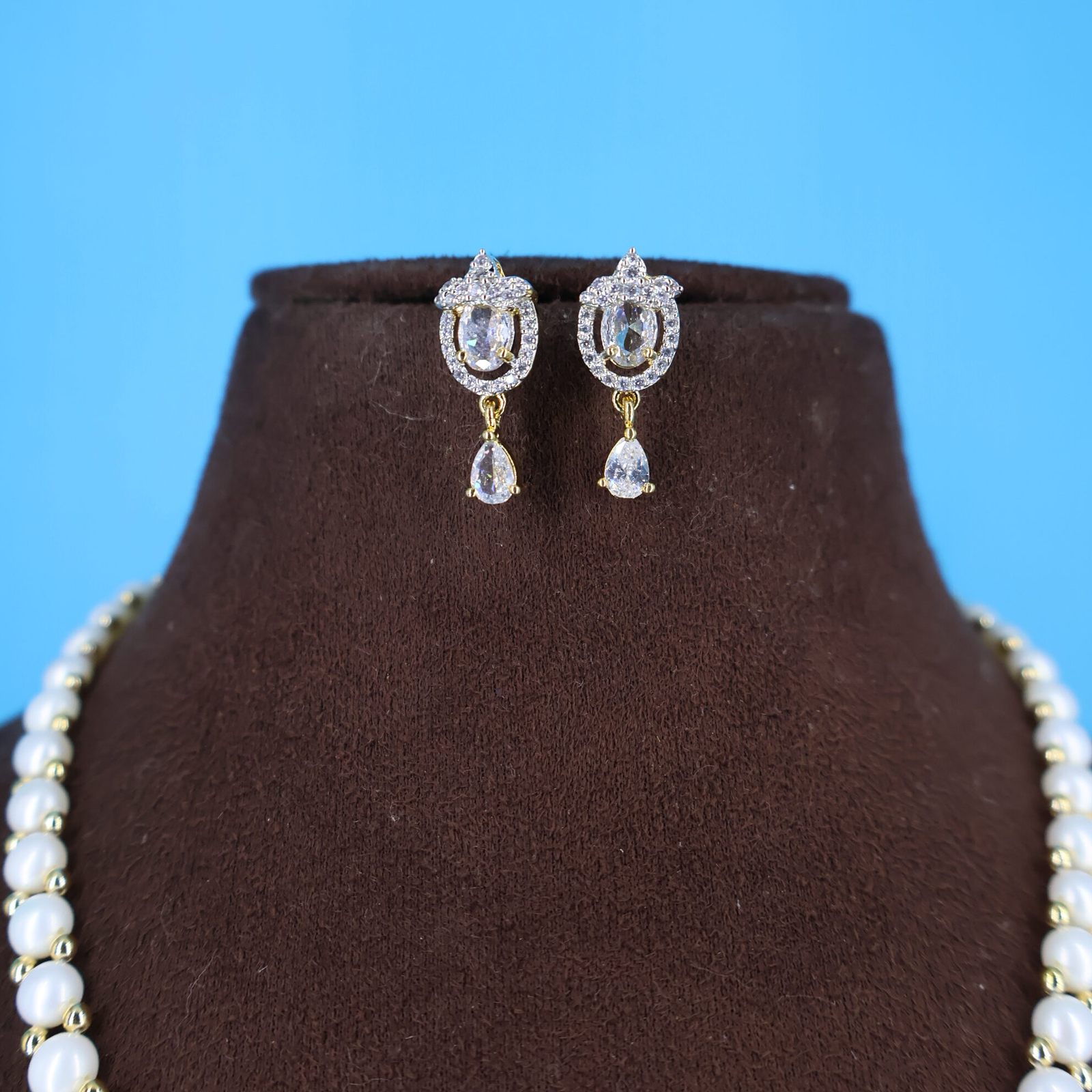 CZ Pendant Button Pearl Necklace - Image 4