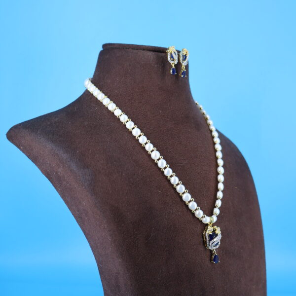Alternative view of Pendant Button Pearl Necklace