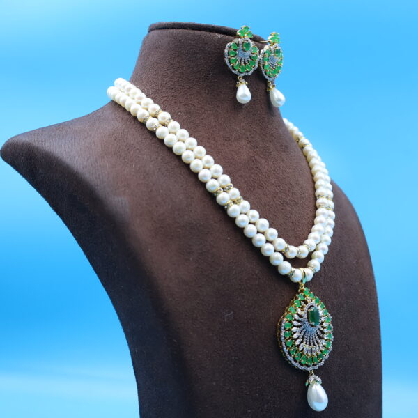 Alternative view of Elegant Two Layered pendant pearl necklace Set