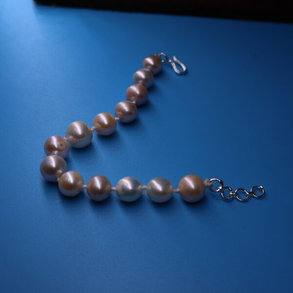 Alternative view of Plain Pearl Bracelet