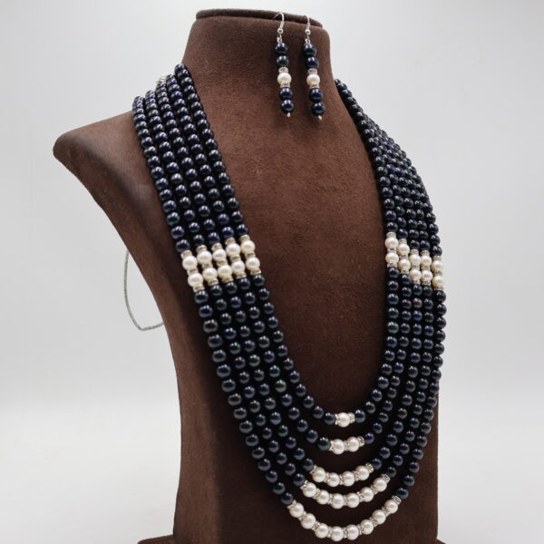 Alternative view of Five Layer Black Pearl Necklace Sets