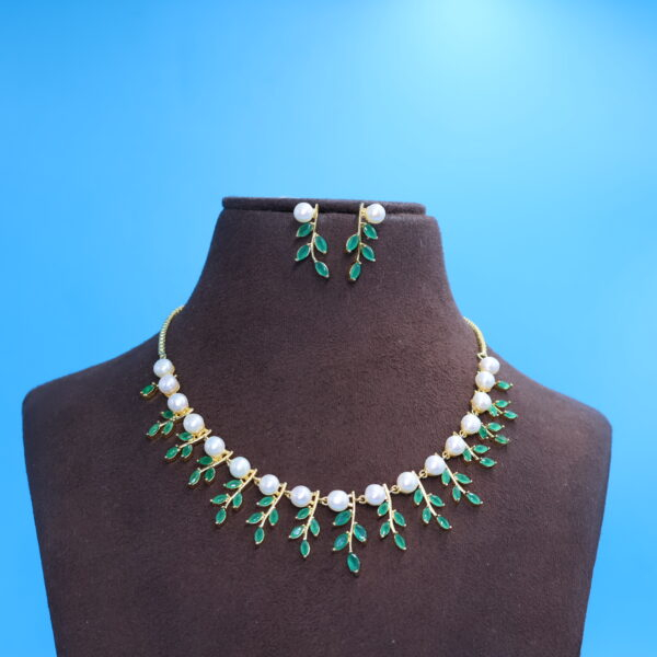 Alternative view of Leaf Design Emerald Pearl Necklace