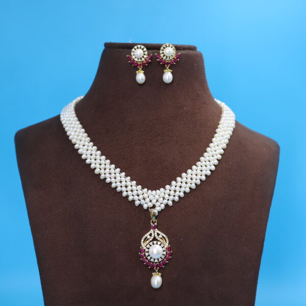 Alternative view of jali Pendant Pearl Necklace Sets