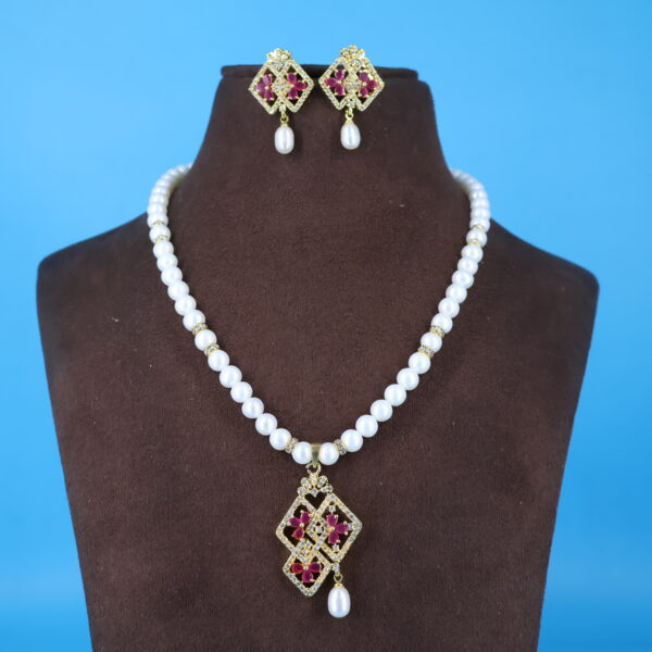 Alternative view of Heritage Pendant Pearl Necklaces