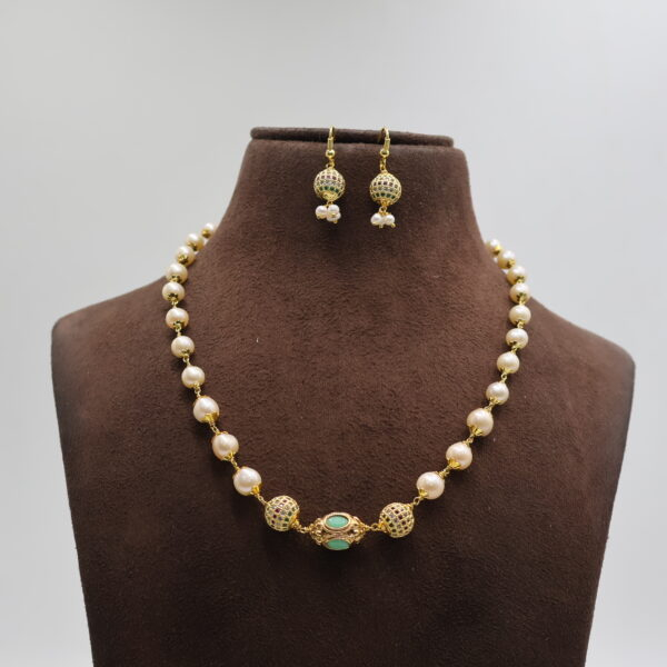 Alternative view of Graceful Nakshi Pearl Taar Mala