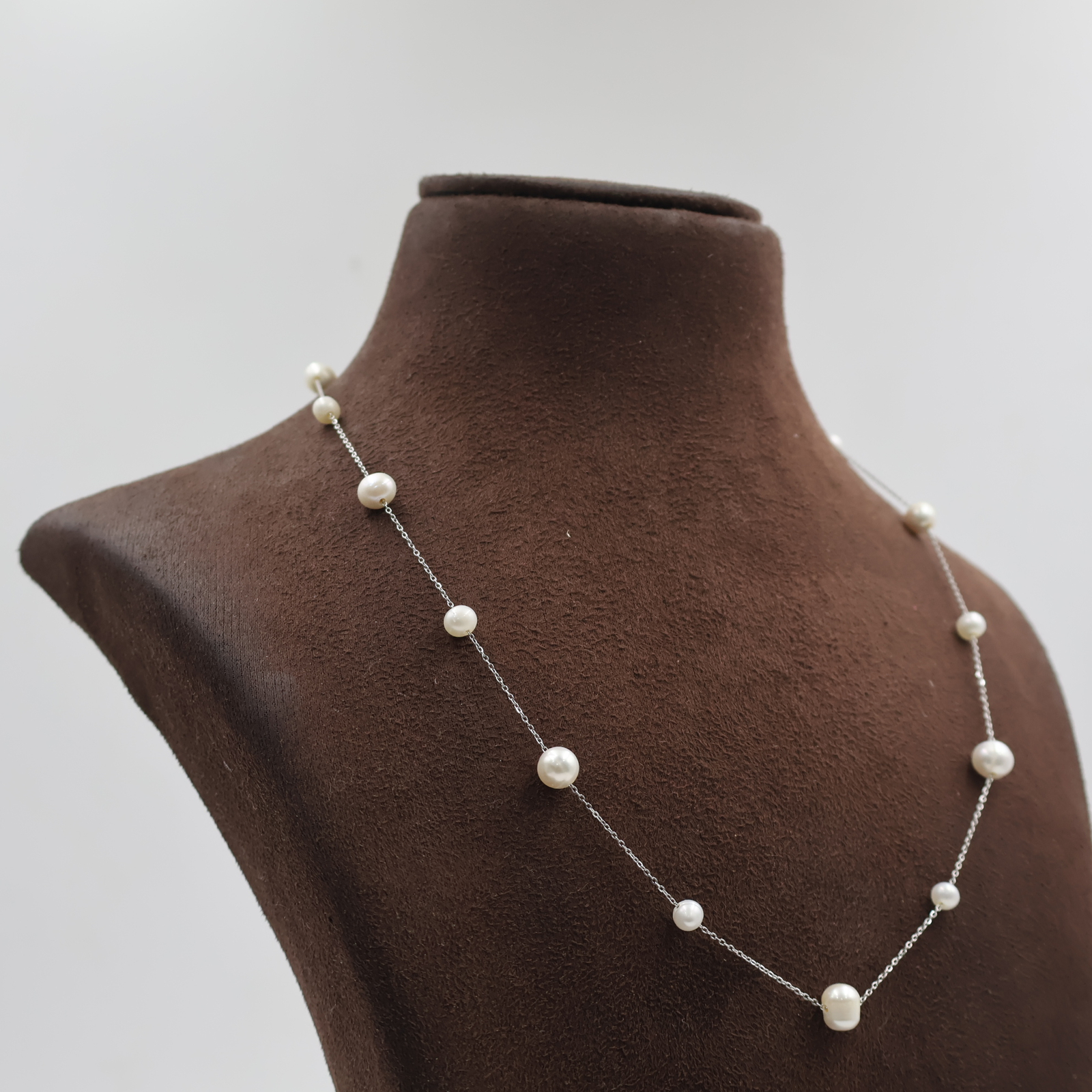 Classic White Pearl Silver Necklace - Image 3