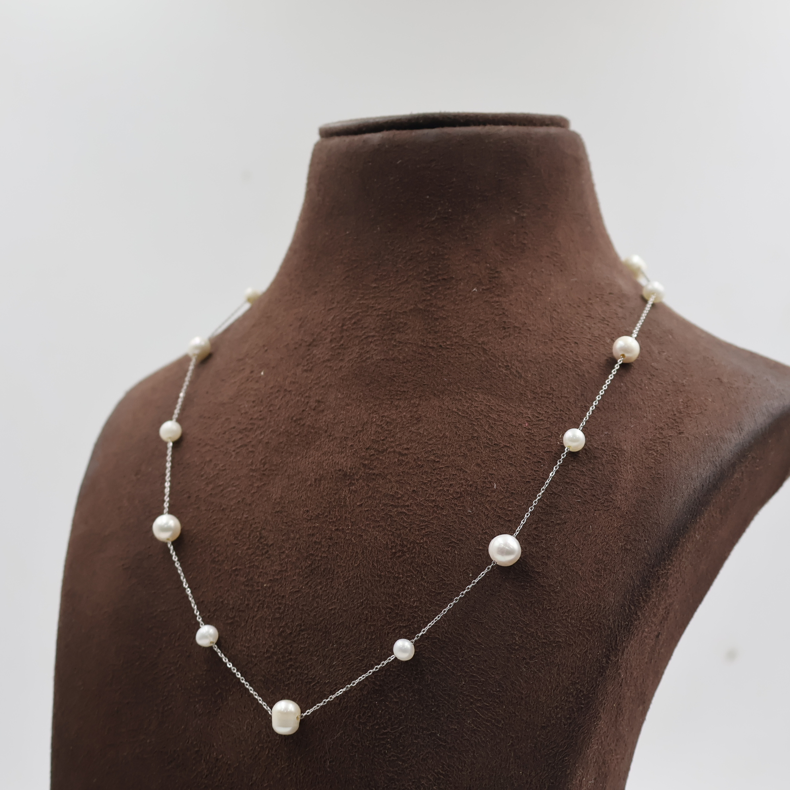 Classic White Pearl Silver Necklace - Image 4