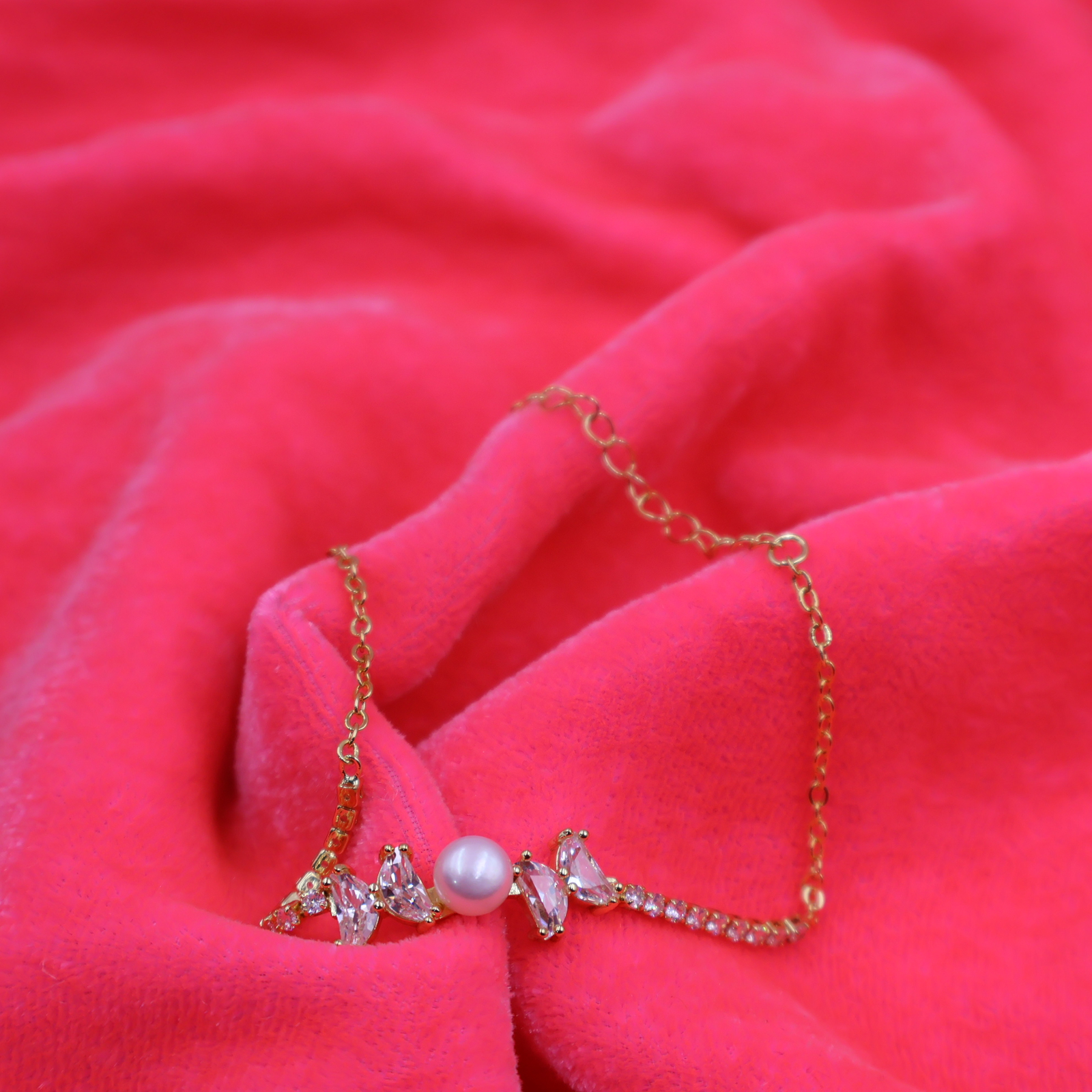 Elegant Pearl Crystal Gold Bracelet - Image 2