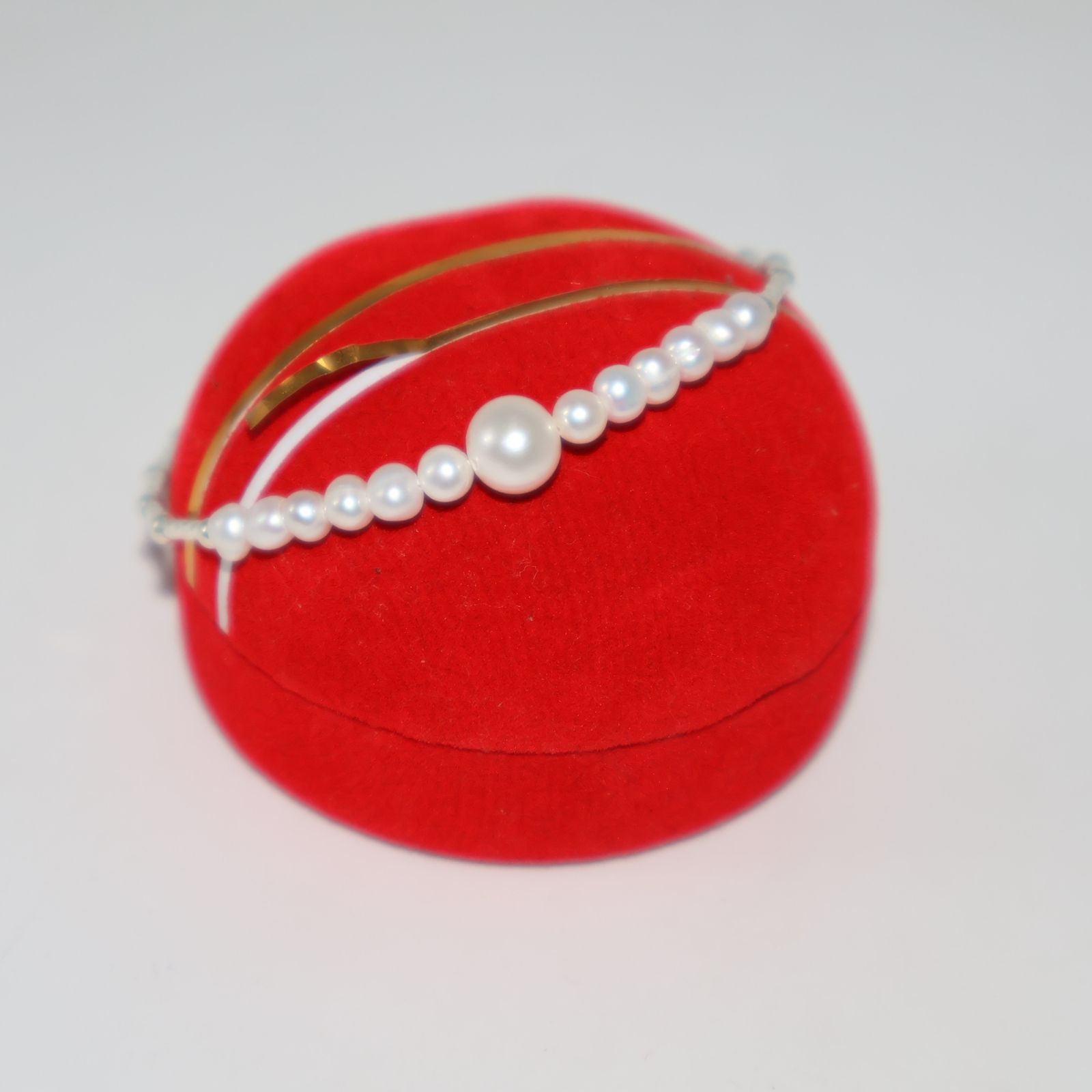 Classic Pearl Silver Beaded Bracelet - Image 2