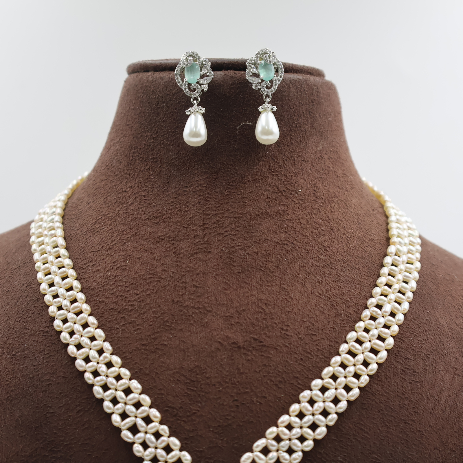 Emerald Pearl Designer Necklace Set - Image 5