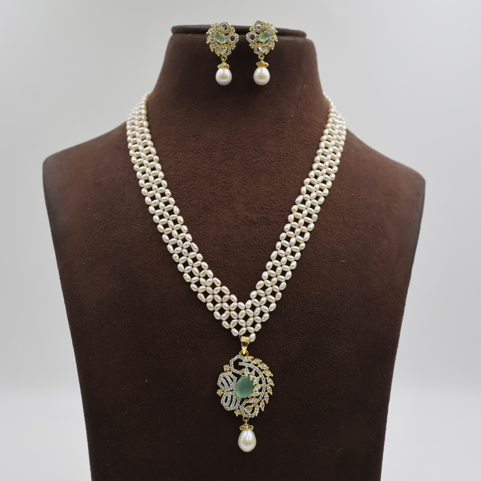 Triple Woven Pearl Necklace Set - Image 2