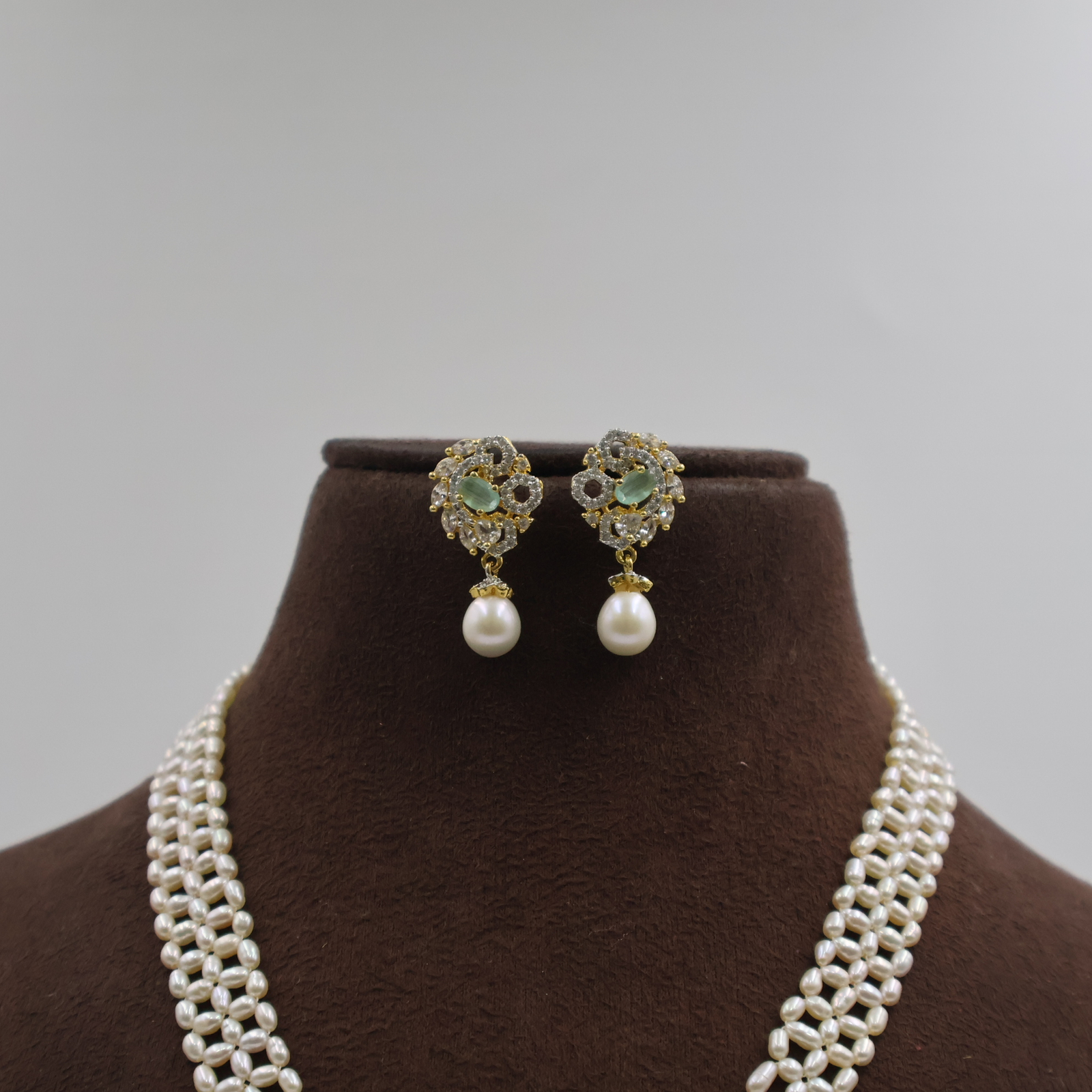 Triple Woven Pearl Necklace Set - Image 5