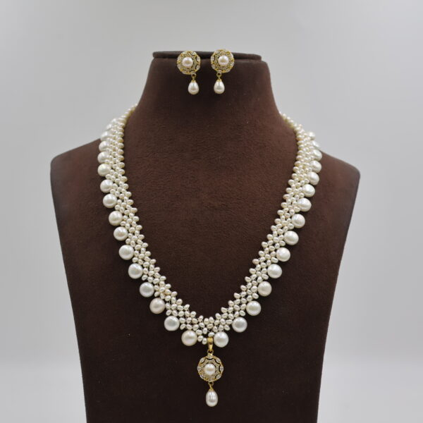 Alternative view of Traditional Single Layer Pearl Necklace Set