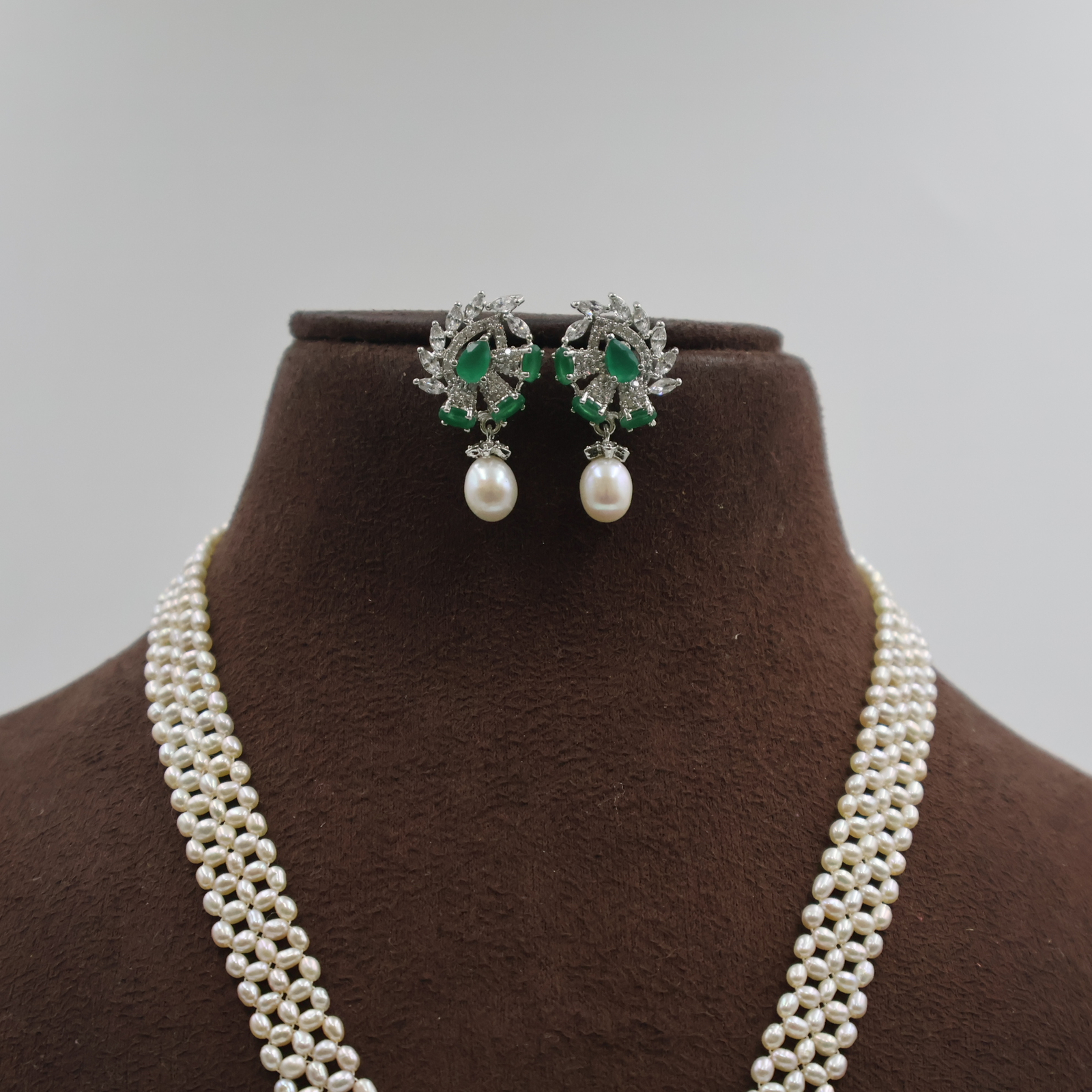 Single Layer Green Stone Pendant Pearl Necklace Set - Image 5