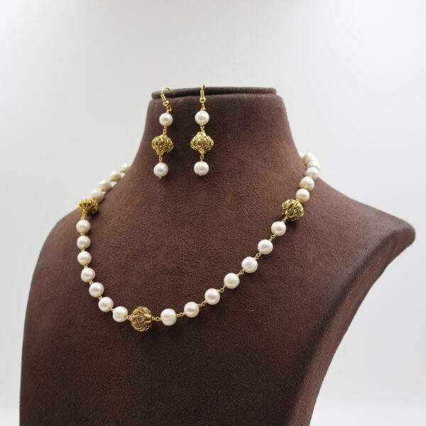 Alternative view of Round Pearl Nakshi Tar mala