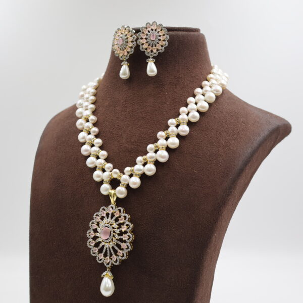 Alternative view of CZ Pendant Gradation Button Pearl Necklace