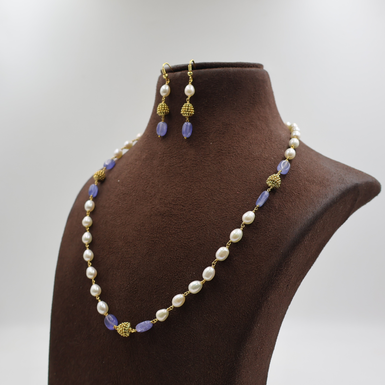 Blue Stone Nakshi Oval Pearl Tar Mala - Image 3