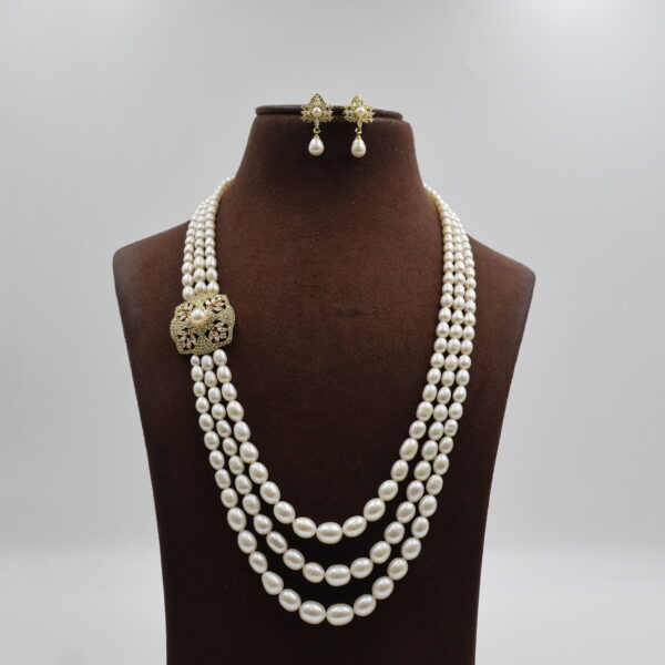 Alternative view of Elegant Pendant Side Brooch Oval Pearl Necklace