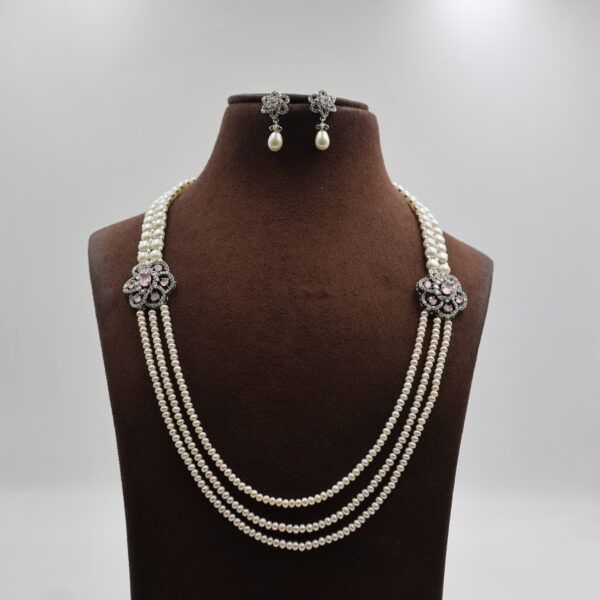 Alternative view of Pink Stone Button Side Brooch Pearl Necklace