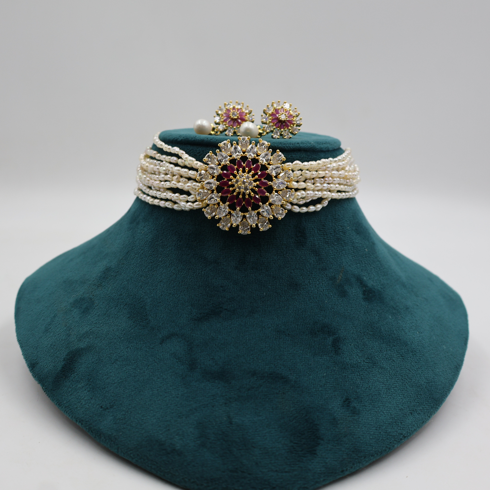 CZ Pendant Pearl Choker - Image 2