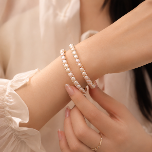 Button Shape Pearl Bangle