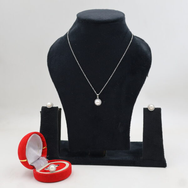 Alternative view of Pearl Chain Combo Set