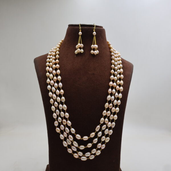 Alternative view of Elegant Four Layer Pearl Set