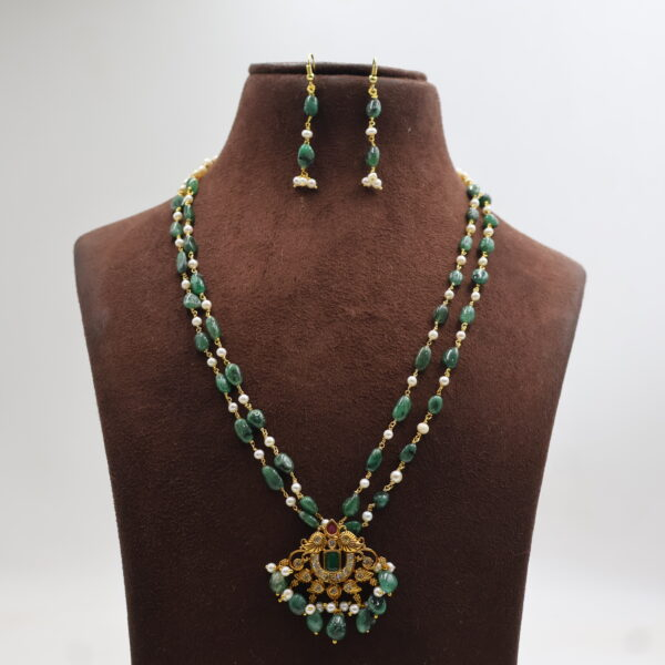 Alternative view of Royal Emerald Pearl Necklace Set