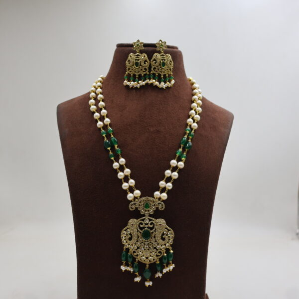 Alternative view of Antique Green Pearl Necklace Set