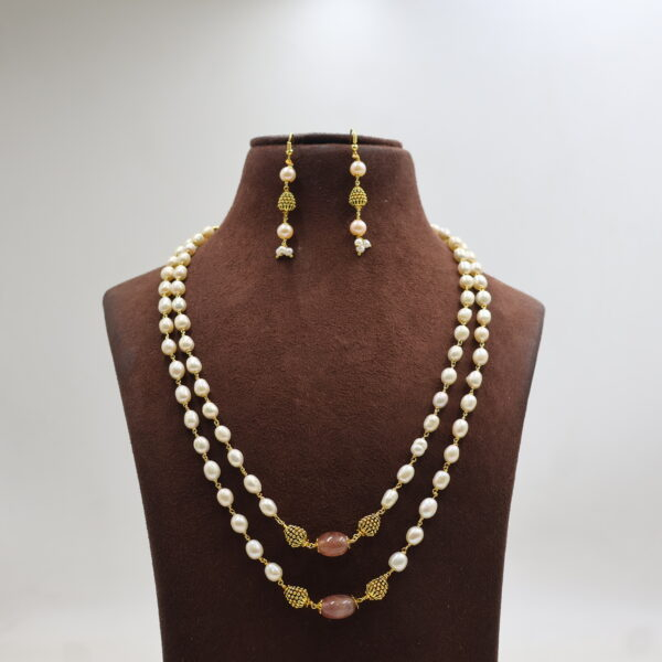 Alternative view of Elegant Pearl Layered Necklace Set