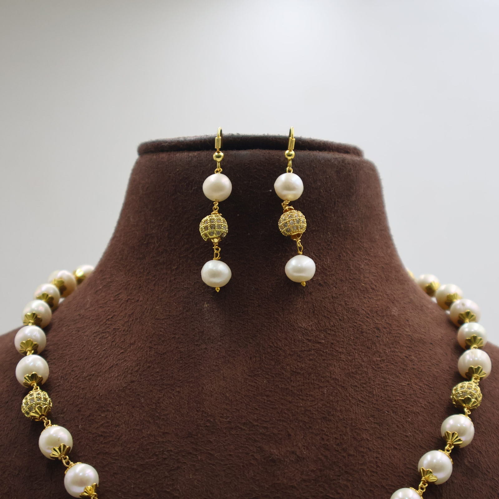 Classic White Pearl Necklace Set - Image 5