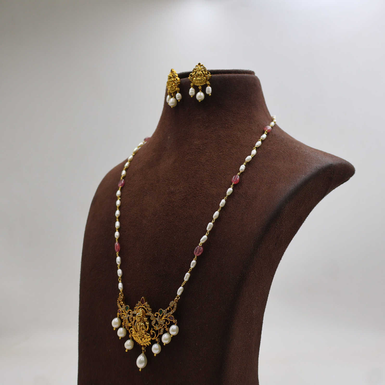 Pearls Pendent Taar Mala - Image 3