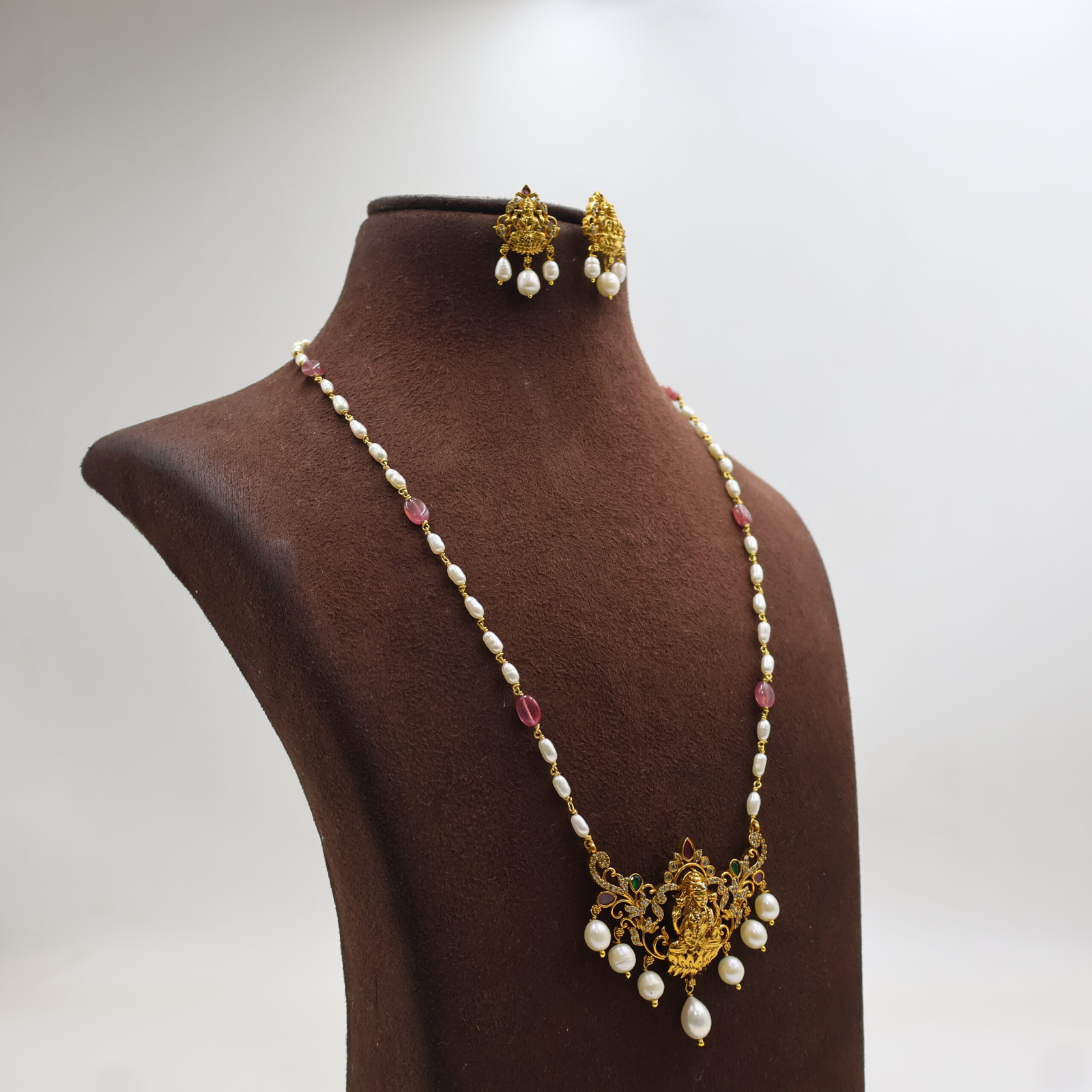Pearls Pendent Taar Mala - Image 4