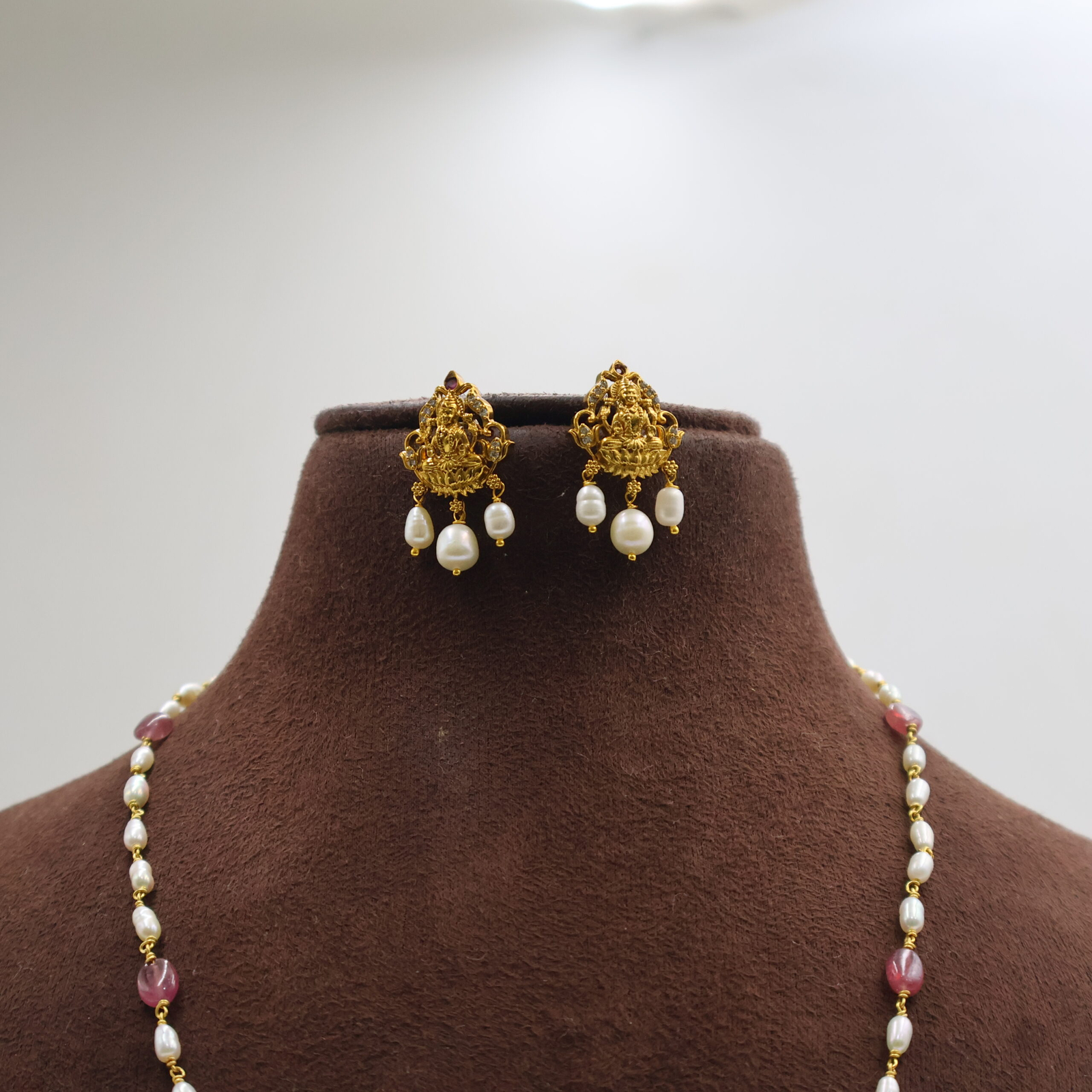 Pearls Pendent Taar Mala - Image 5