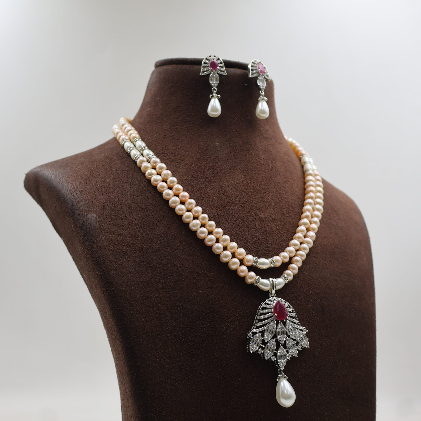 Classic Pearl Necklace with Ruby Pendant - Image 4