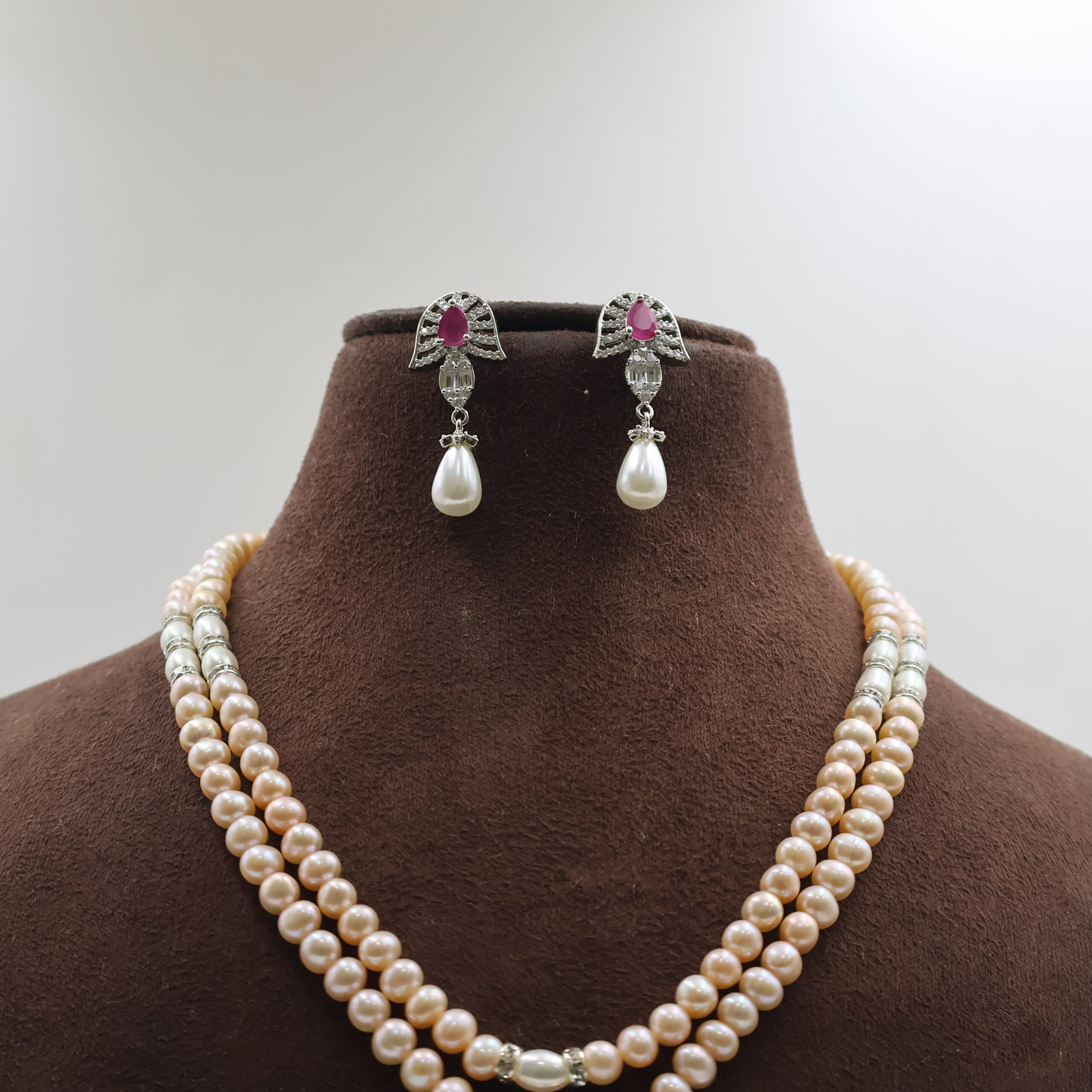 Classic Pearl Necklace with Ruby Pendant - Image 5