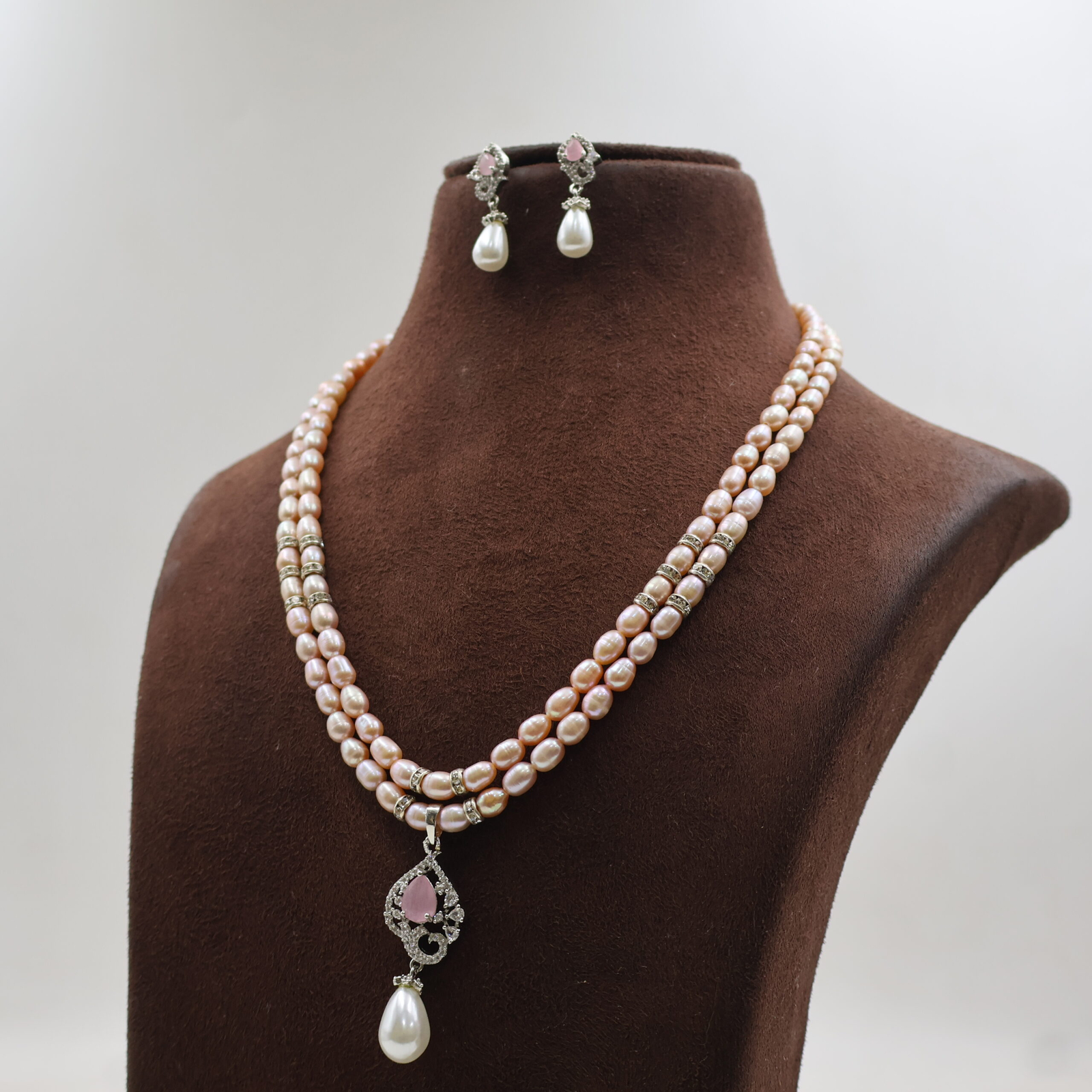 Pink Stone Pearl Necklace Set - Image 3