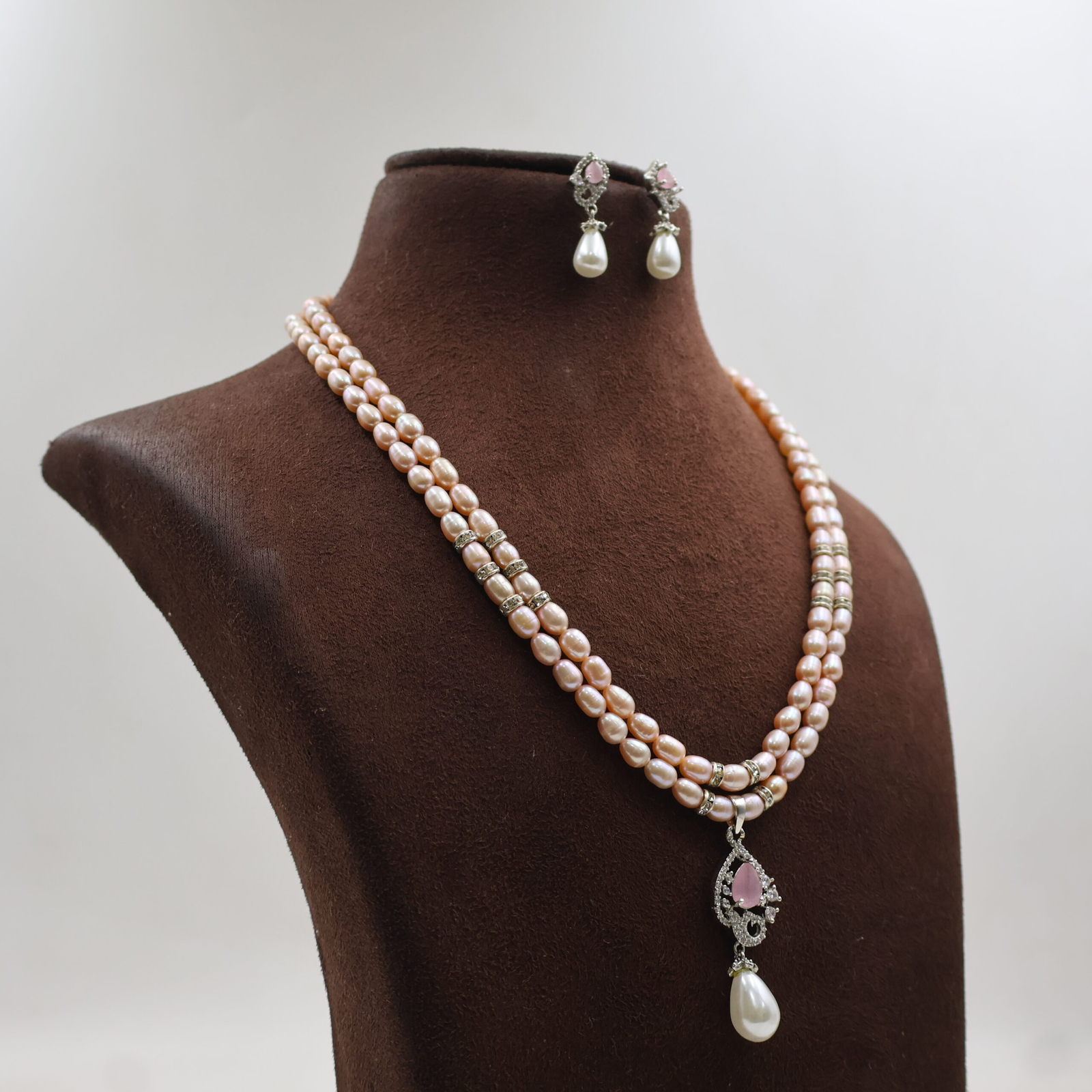 Pink Stone Pearl Necklace Set - Image 4