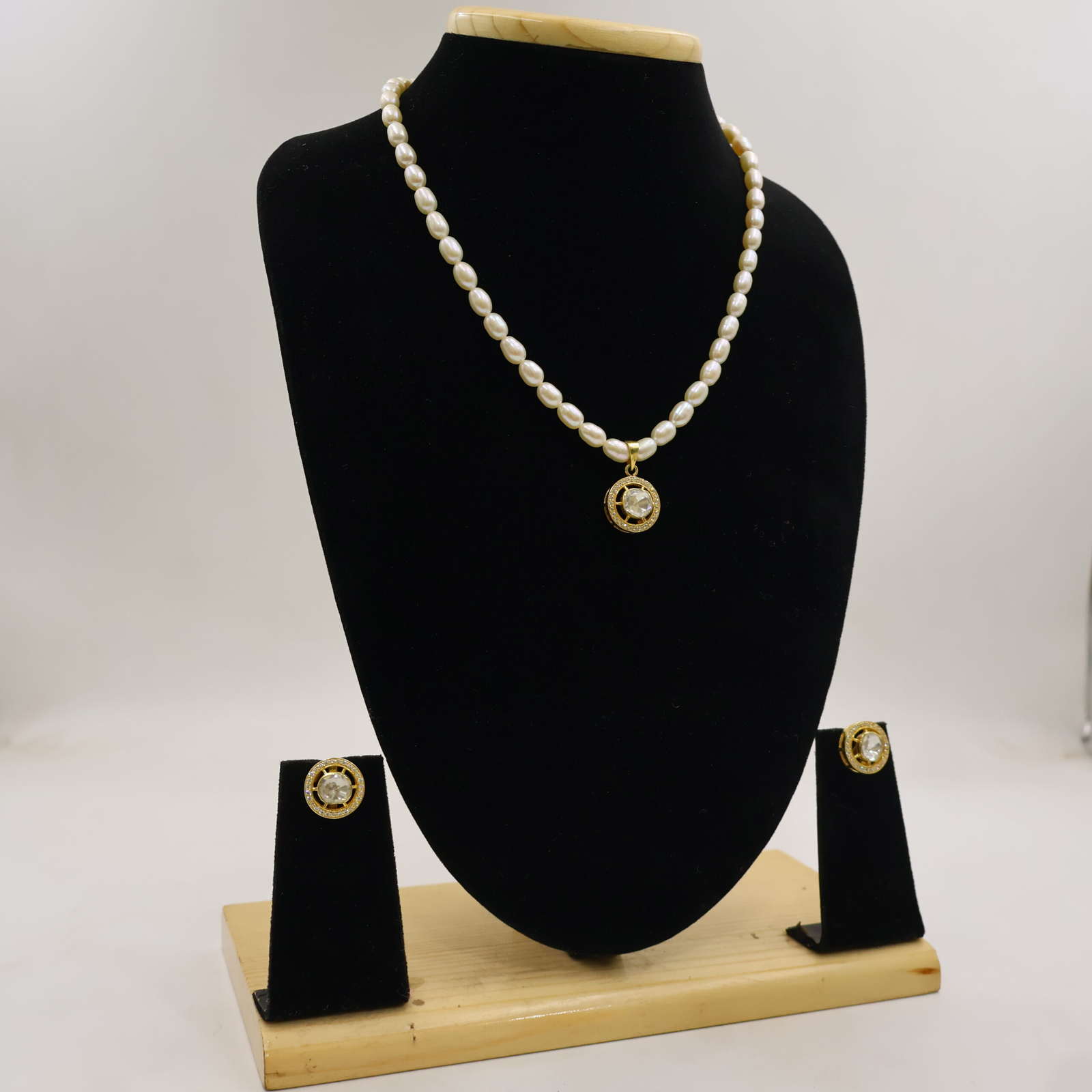Classic Pearl AD Pendant Necklace Set - Image 3