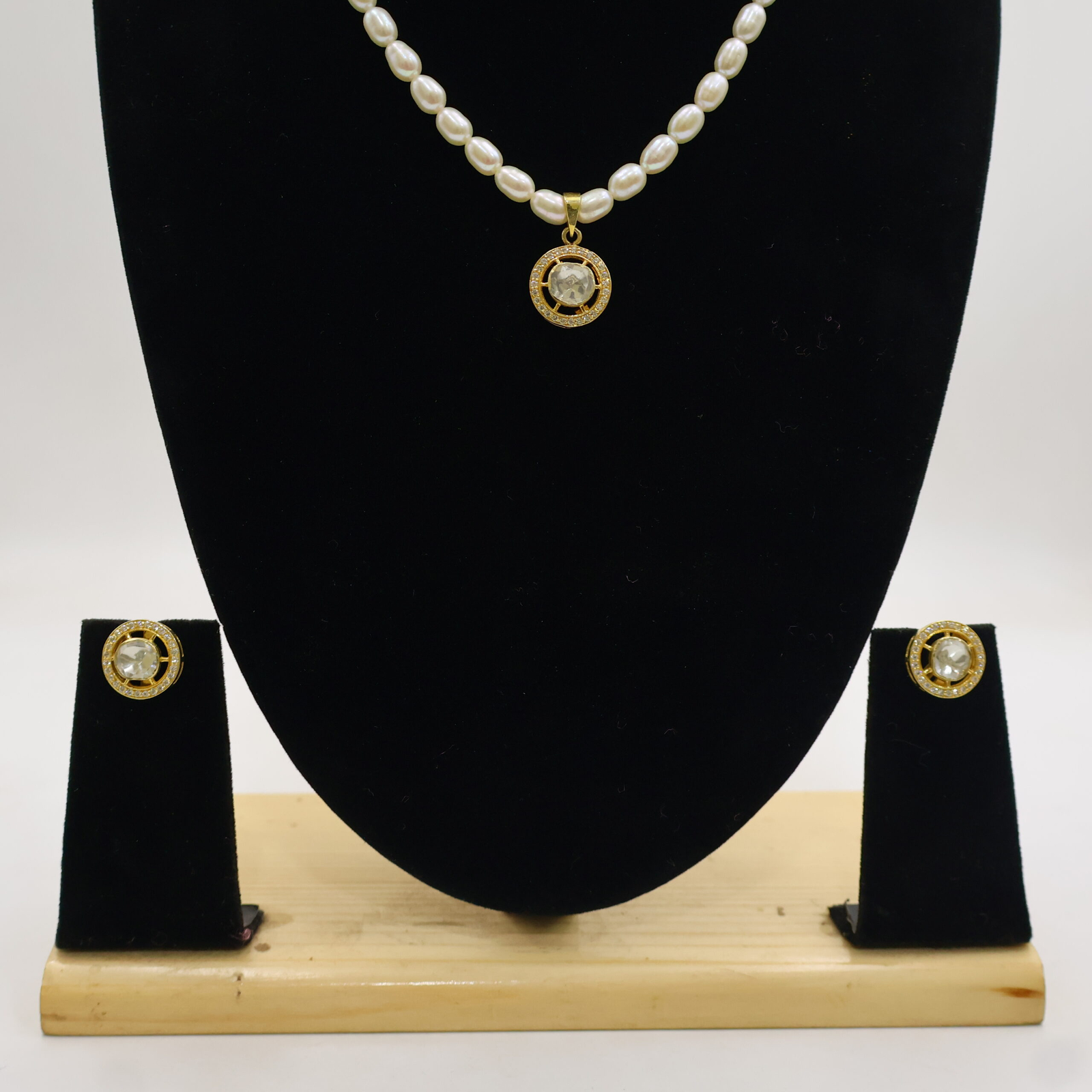 Classic Pearl AD Pendant Necklace Set - Image 5